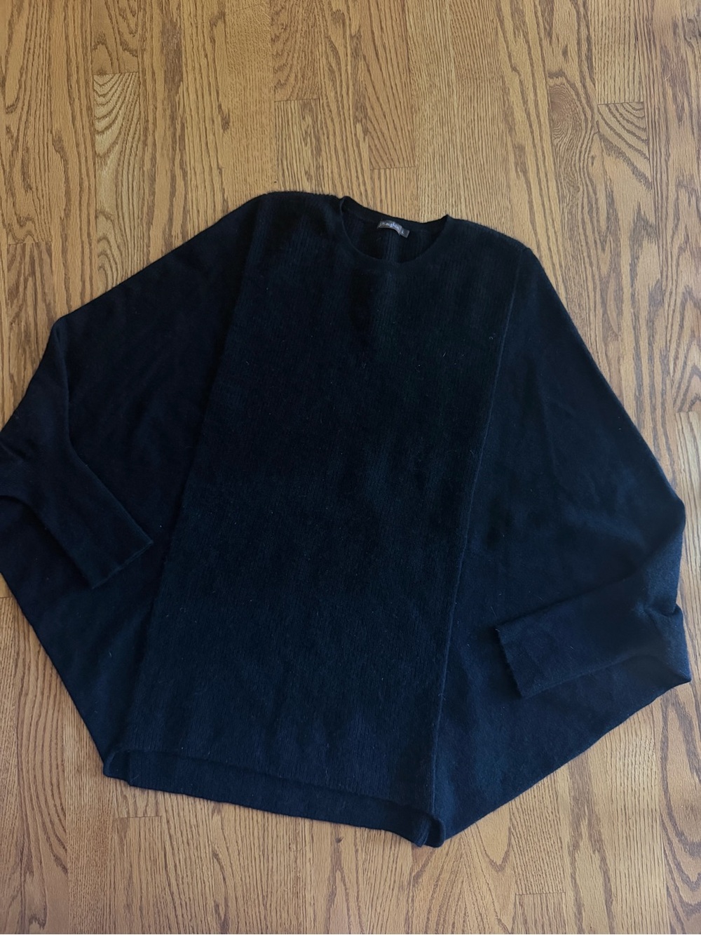 J. McLaughlin 100% cashmere Black Sweater